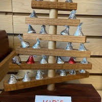 Kids Project Workshop - Making a Holiday Kiss-mas Tree